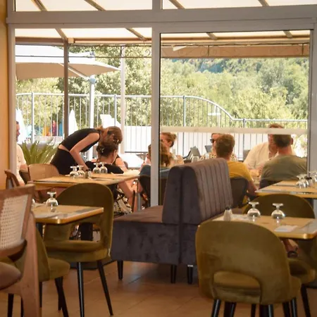 Camping Mobil Clim - Animaux Admis - 6 Pers. - Api-1-52-2315 *